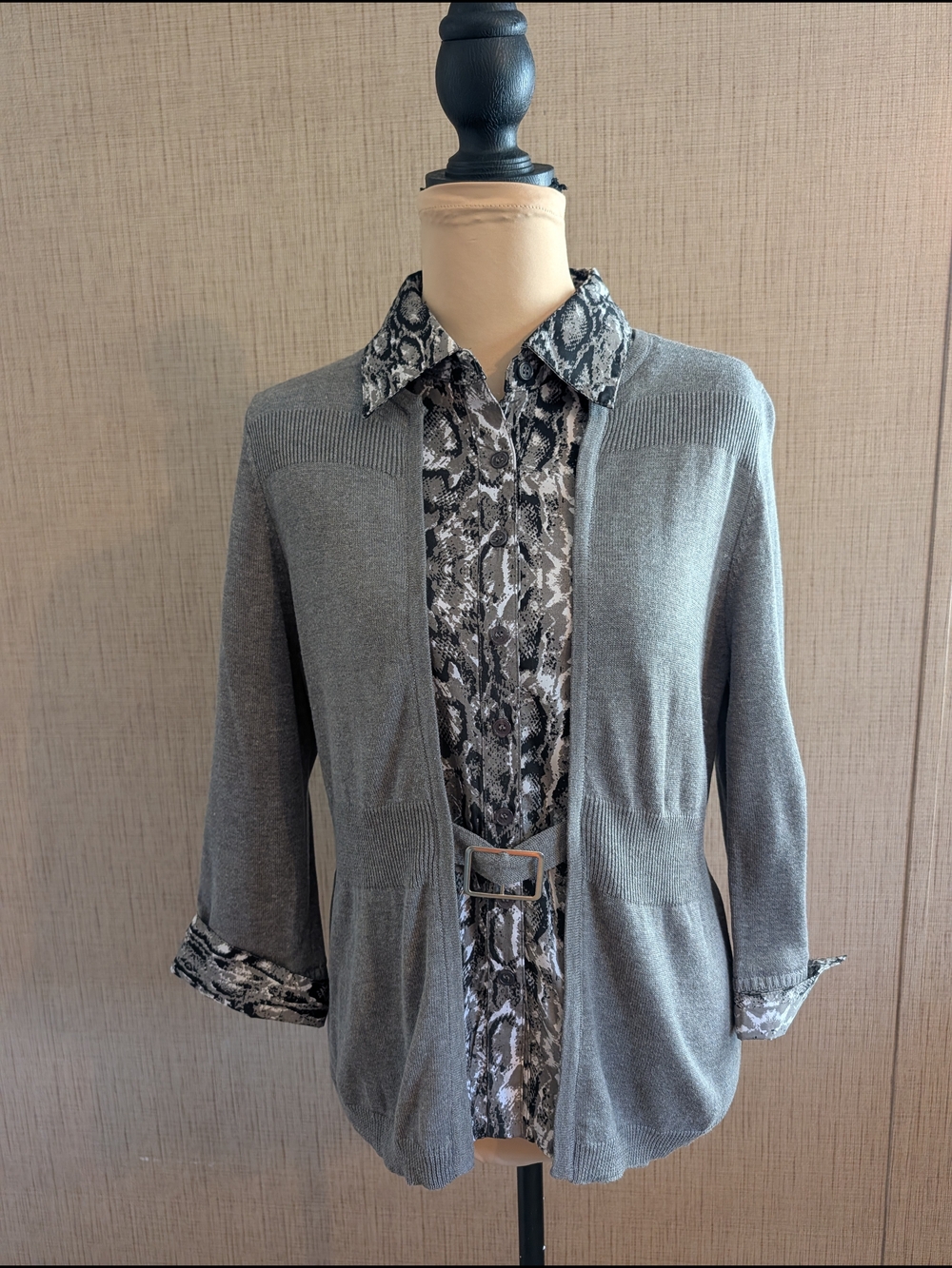 Kim Rogers Gray Open-Front Cardigan with Snake-Print Shell